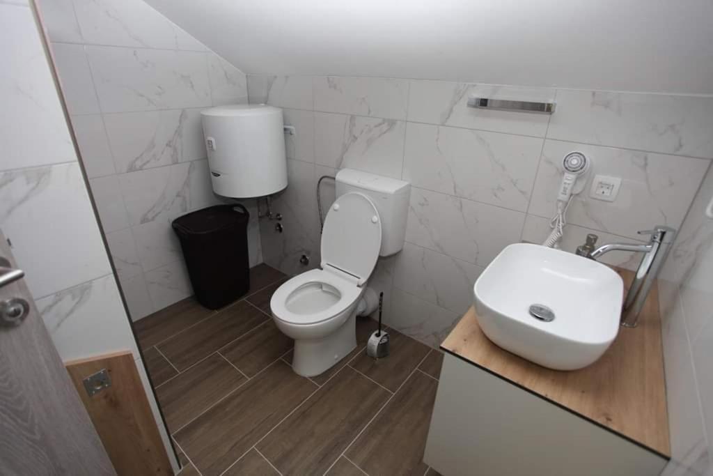 Apartmani Venecia Prozor Exteriör bild